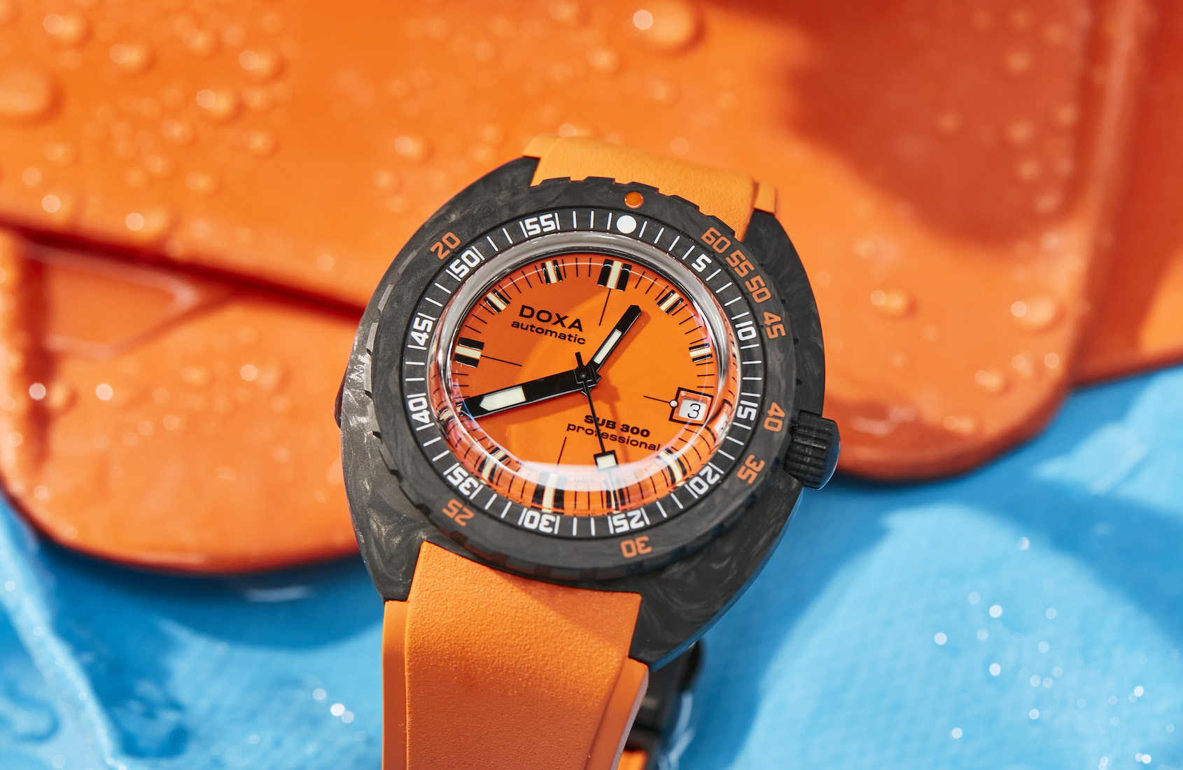 DOXA Sub 300 Carbon