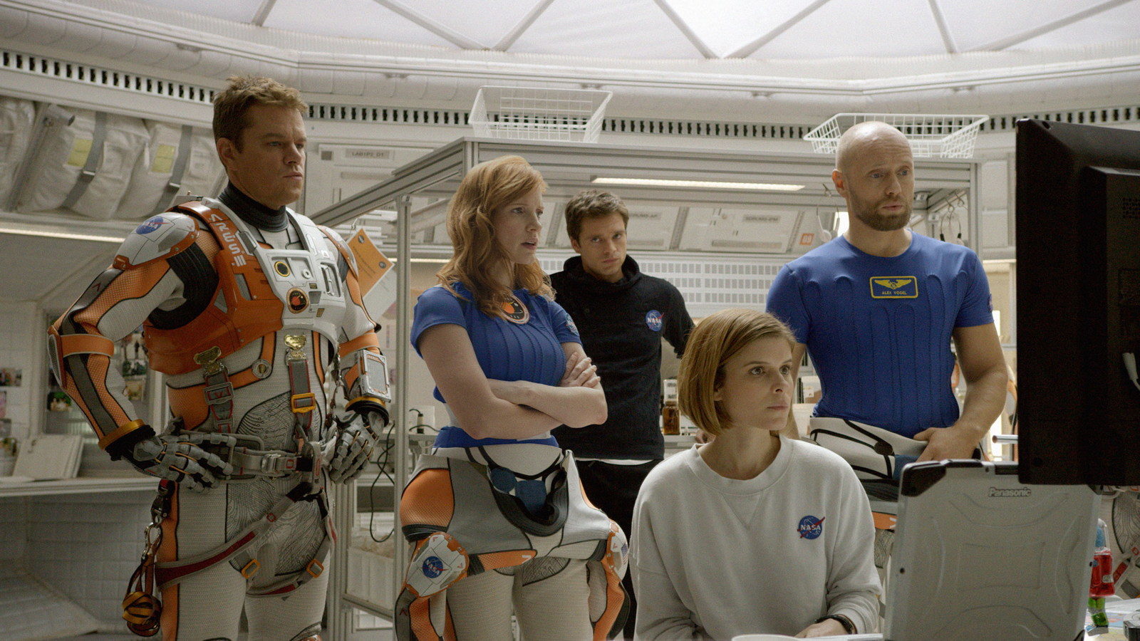 photo from the set of the martian hamilton khaki belowzero