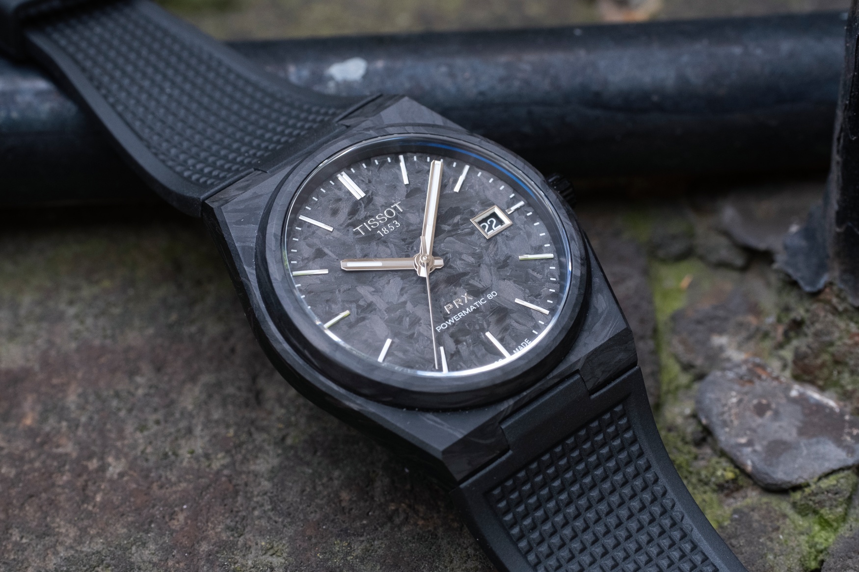 tissot prx powermatic 80 carbon case profile 2