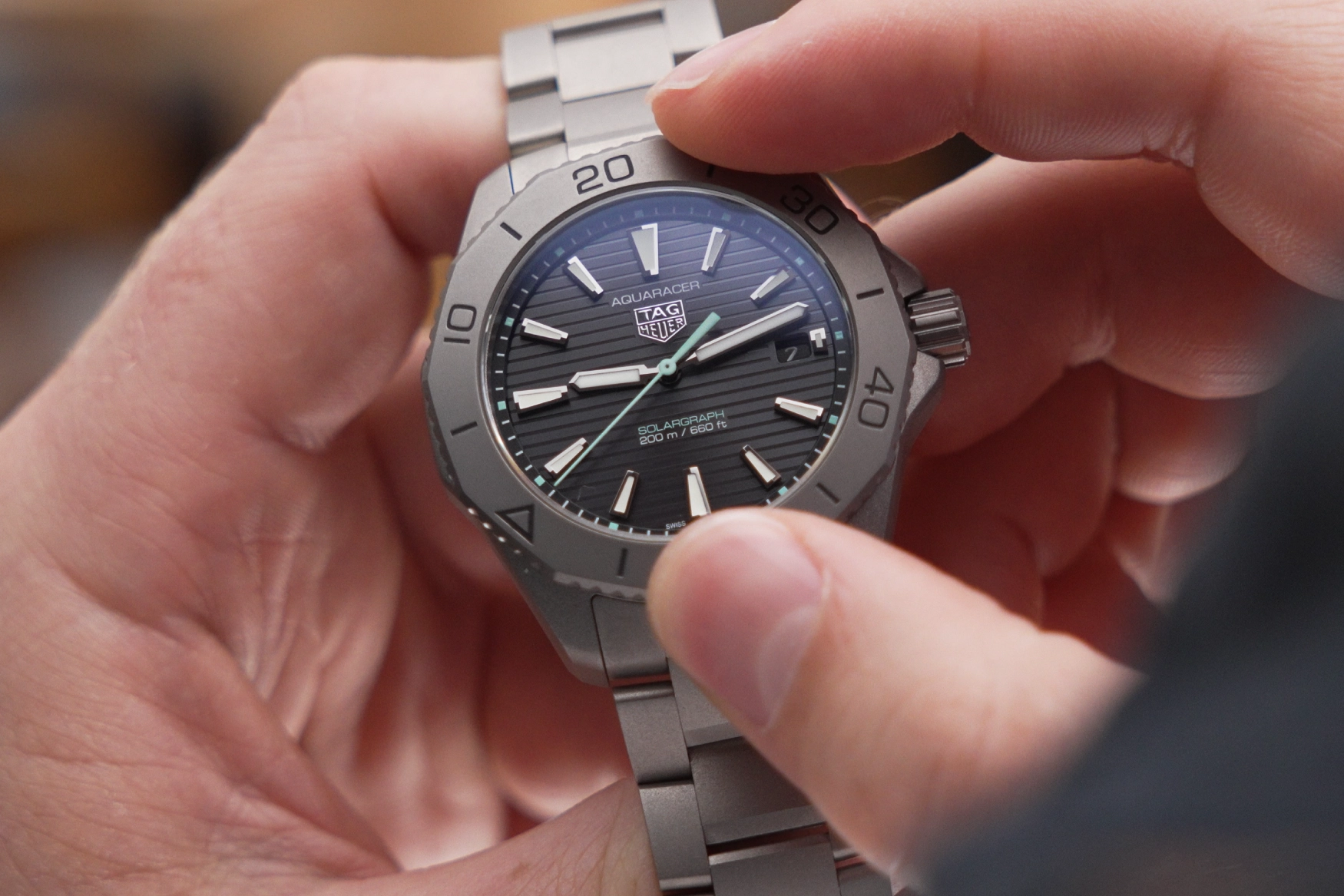 TAG Heuer Aquaracer Professional 200 Solargraph bezel